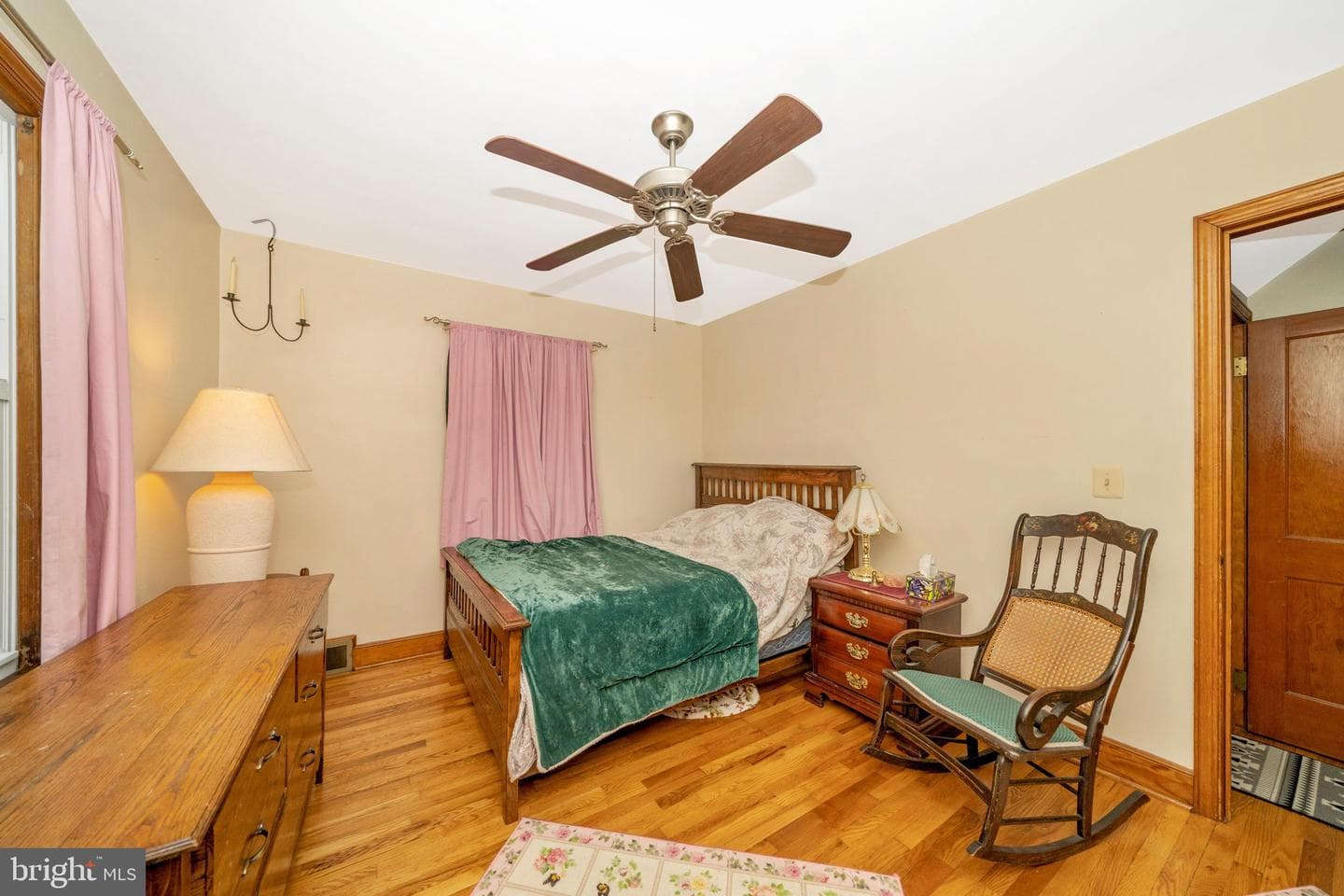 21841 Jefferson Boulevard photo 23