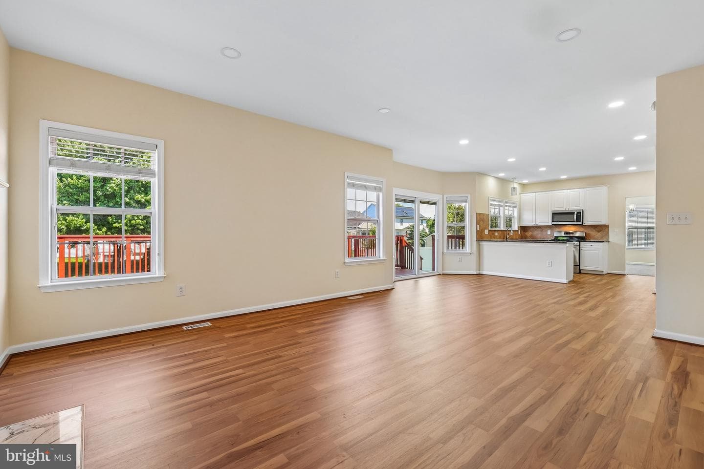 18122 Samuel Cir photo 12