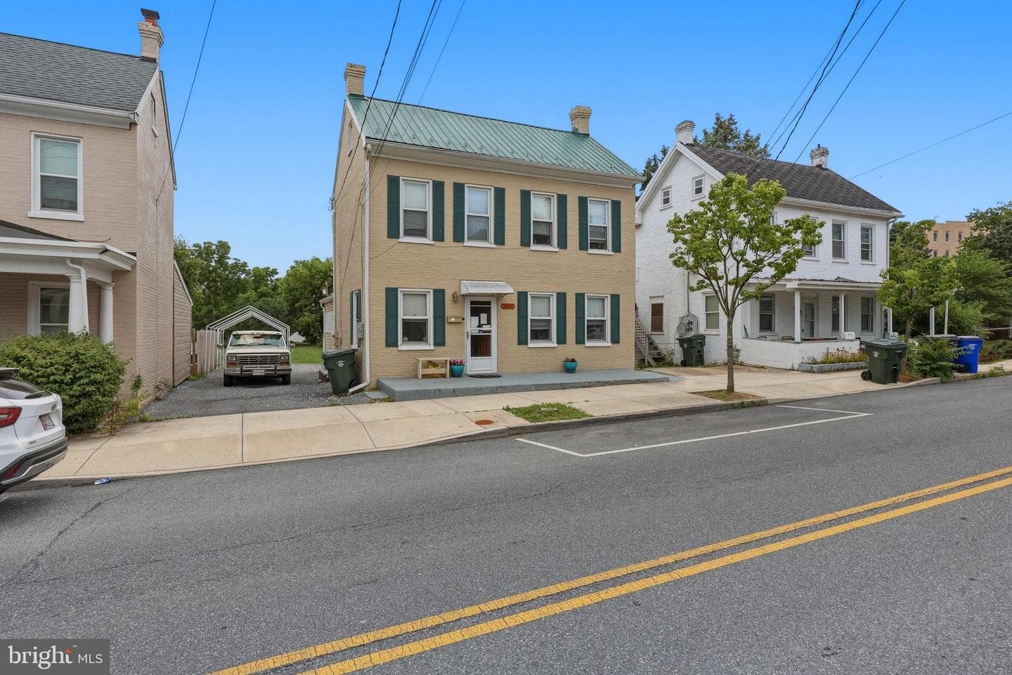 331 Jefferson Street photo 3