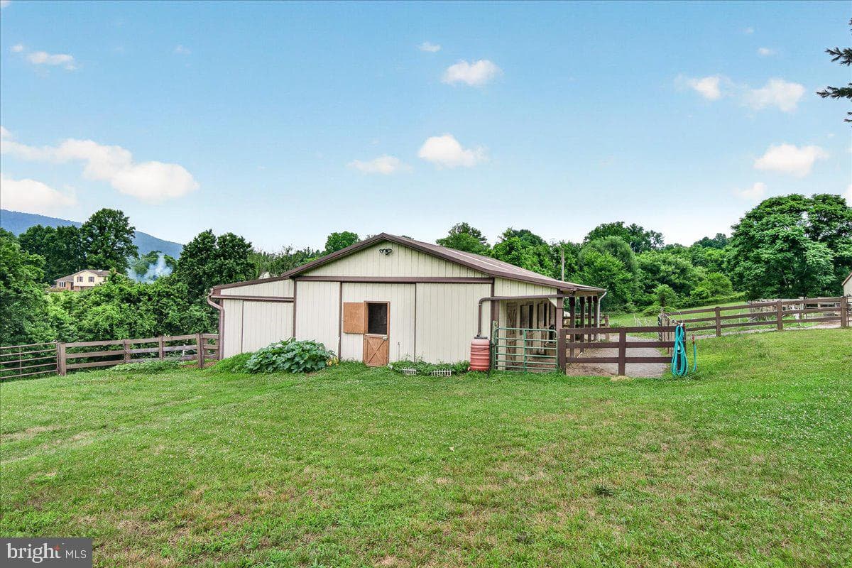1752 Rohrersville Road photo 54