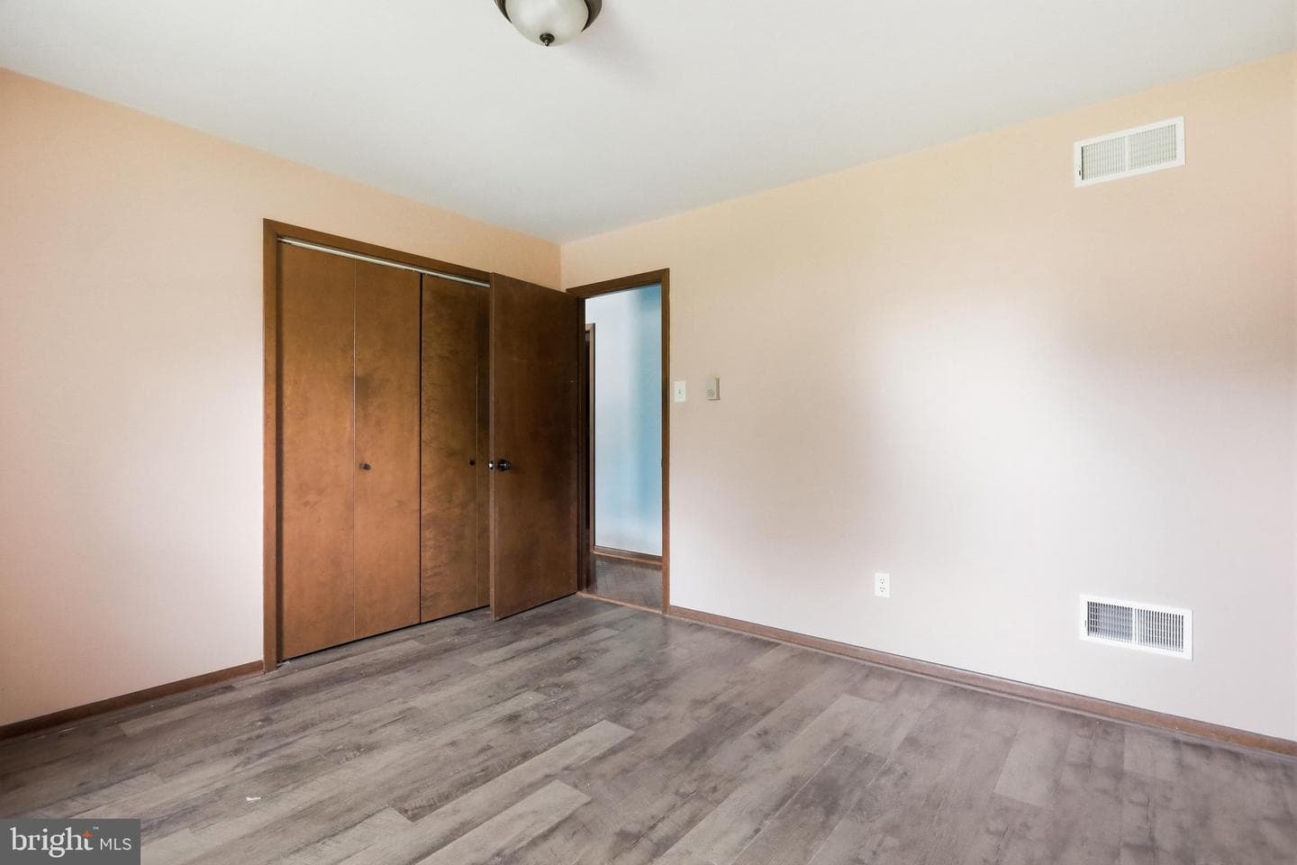 11911 Sycamore Drive photo 19