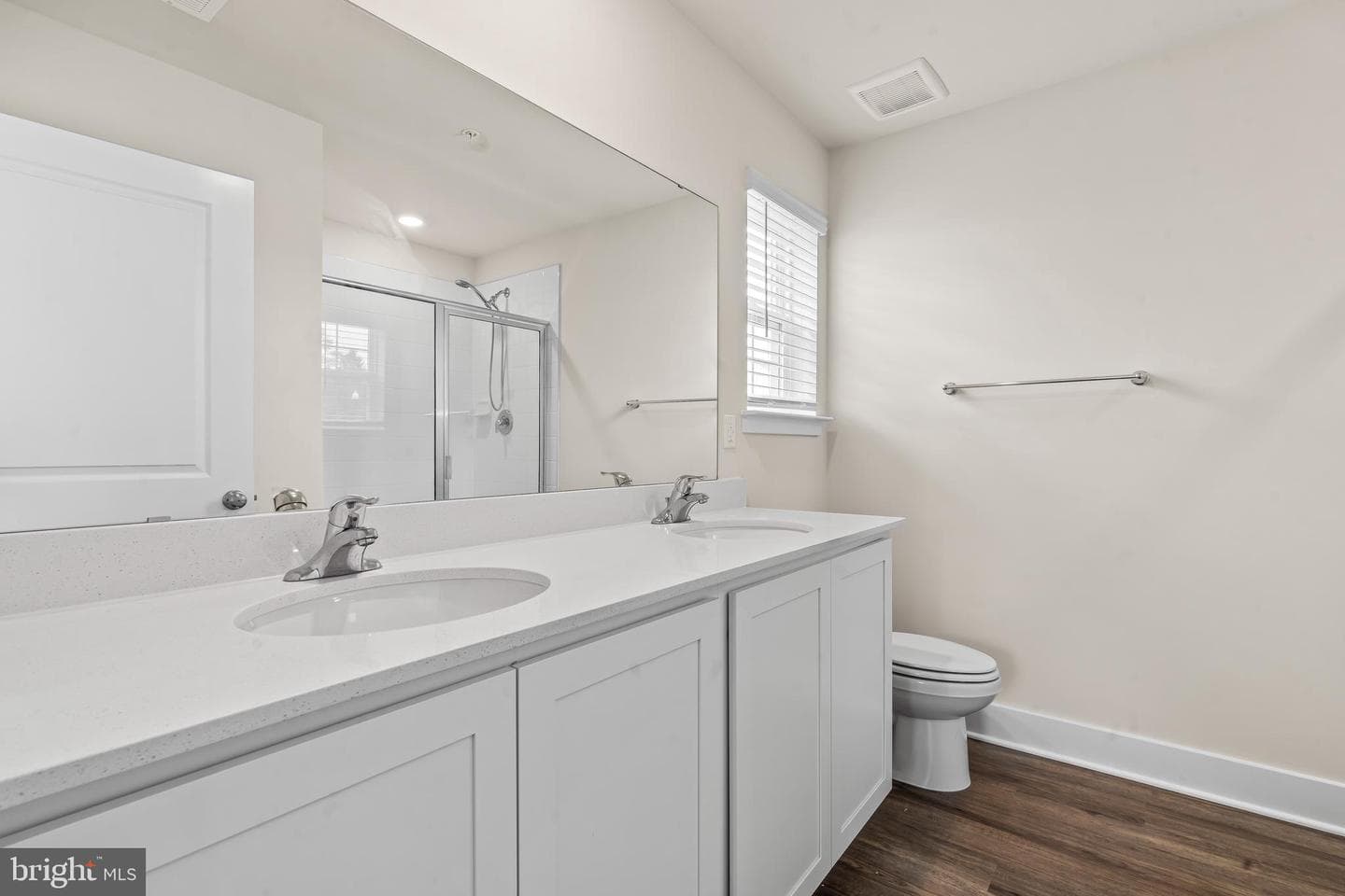 672 Armstrong Avenue photo 24
