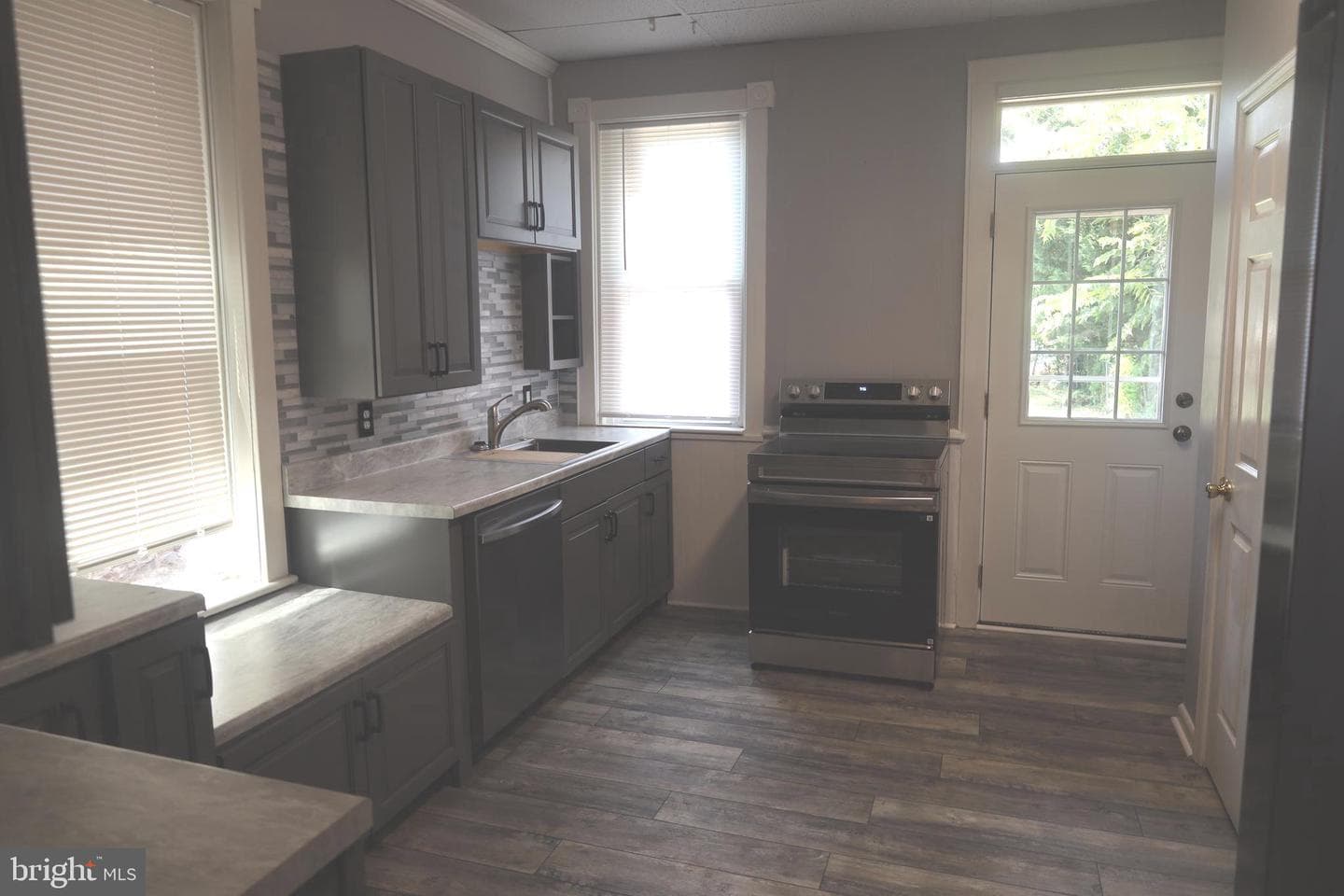 321 Mitchell Avenue photo 11