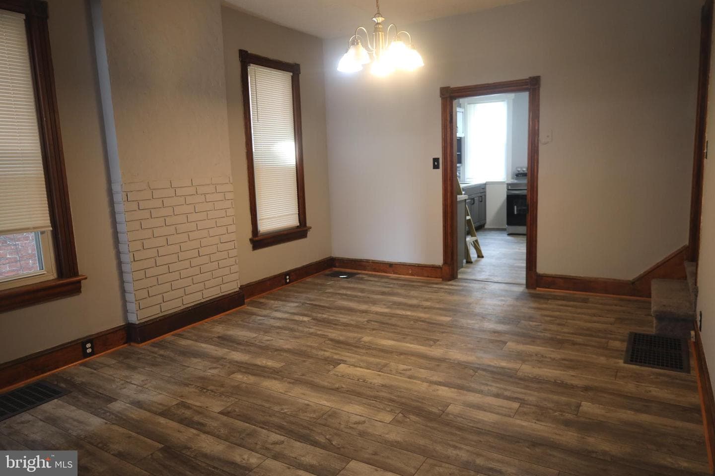 321 Mitchell Avenue photo 8