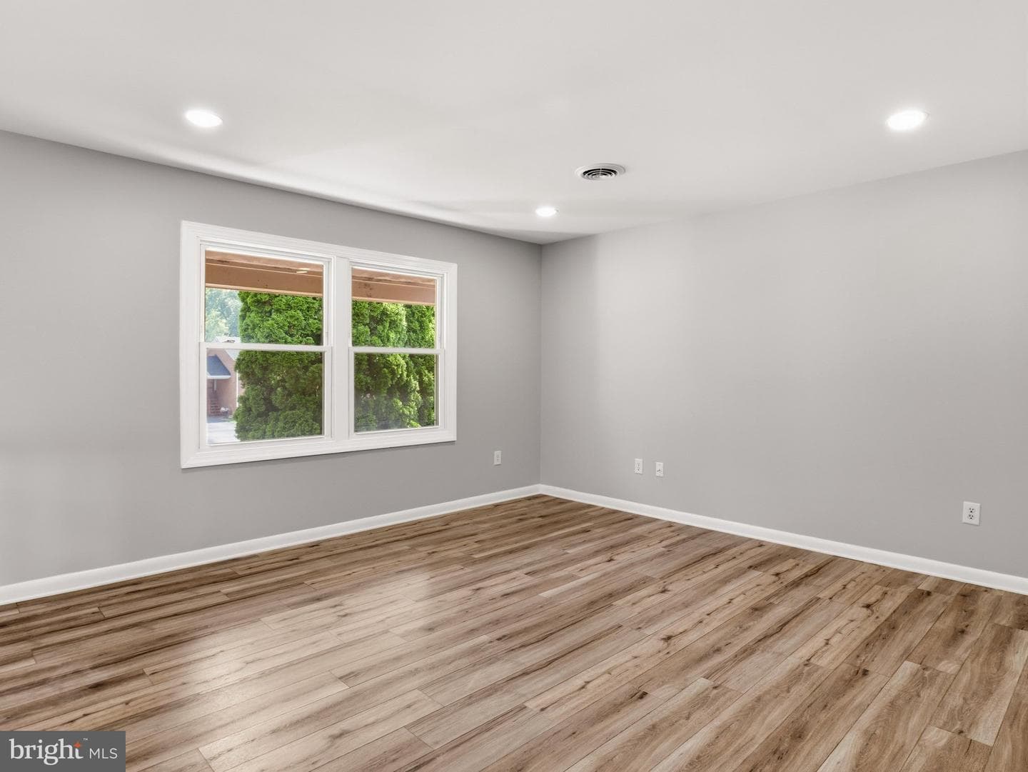 17608 Forest Glen Circle photo 14