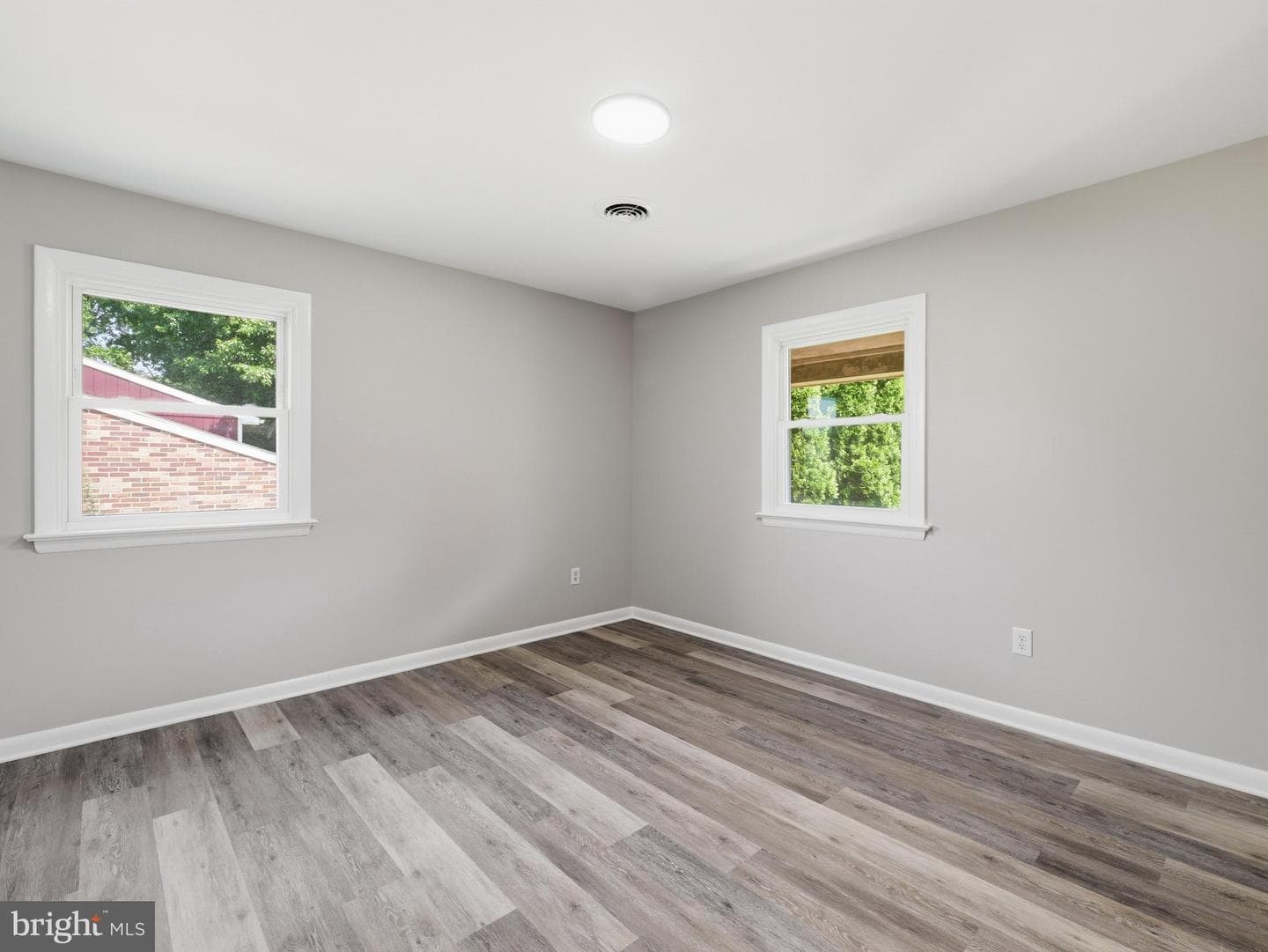 17608 Forest Glen Circle photo 16