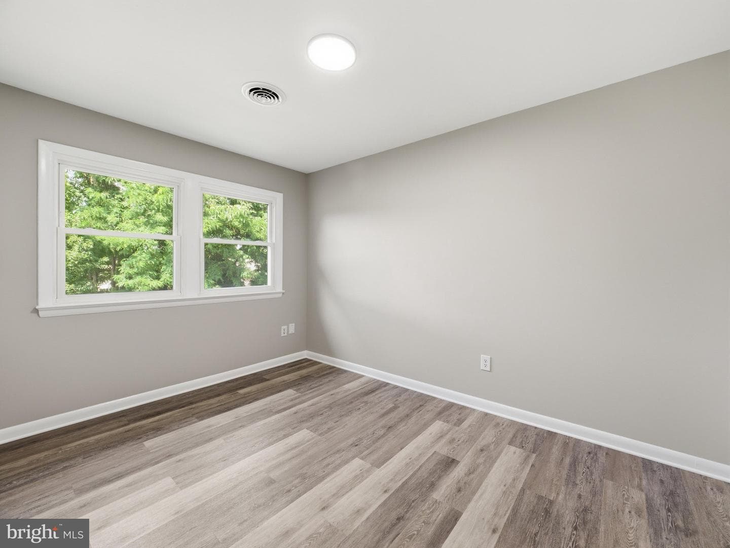 17608 Forest Glen Circle photo 19