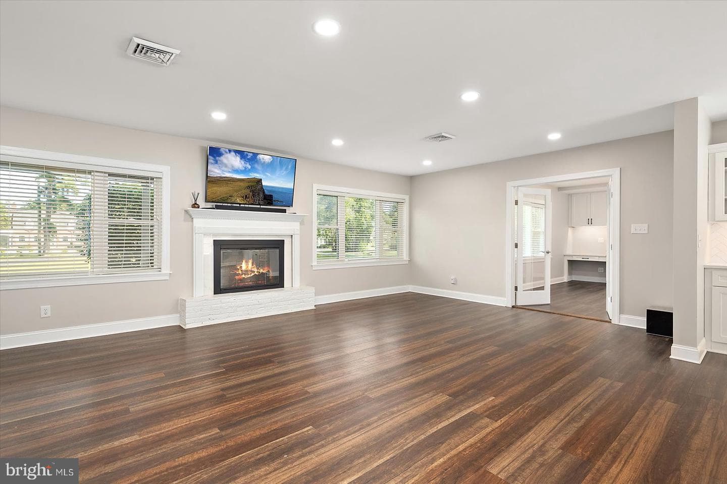 1105 Riverside Drive photo 10