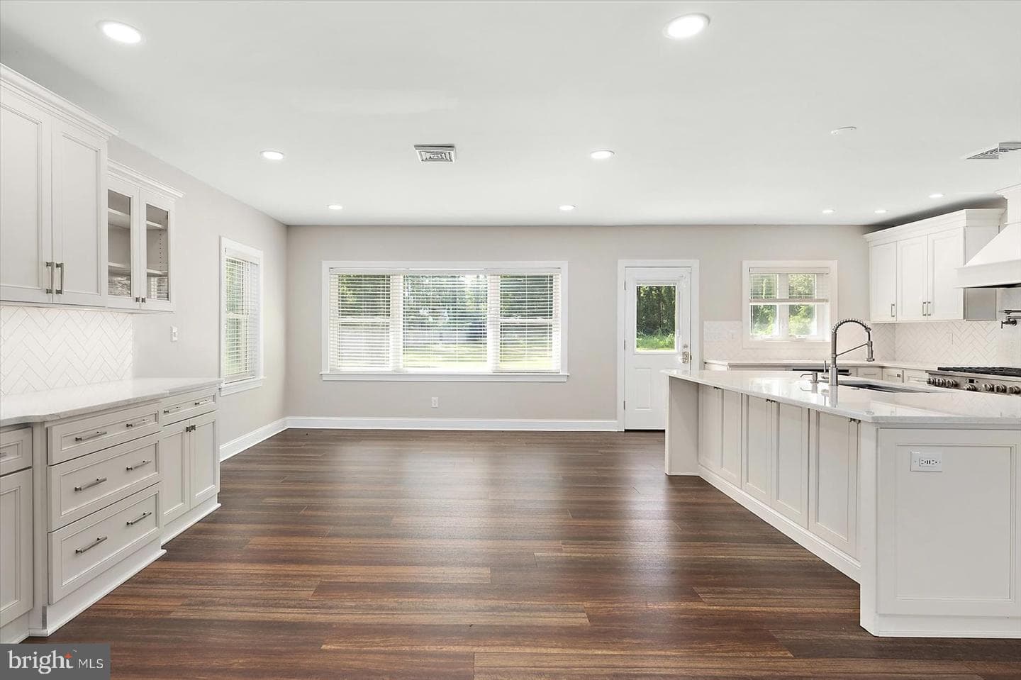 1105 Riverside Drive photo 13
