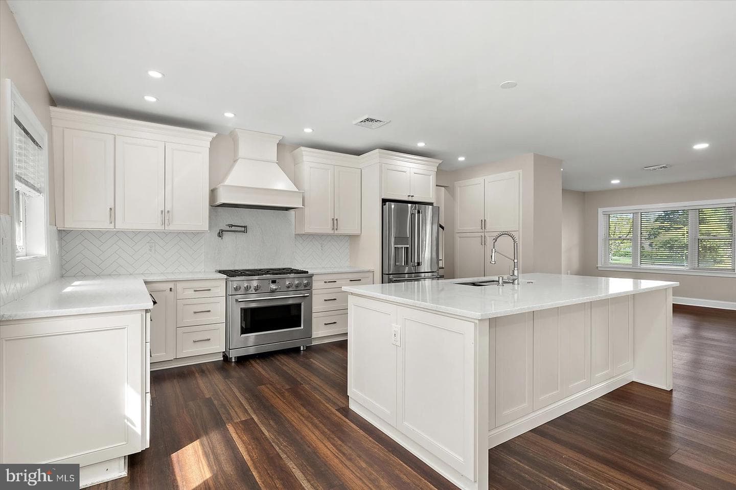 1105 Riverside Drive photo 18