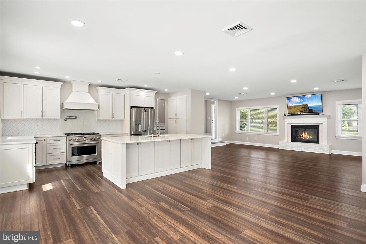 1105 Riverside Drive photo 19