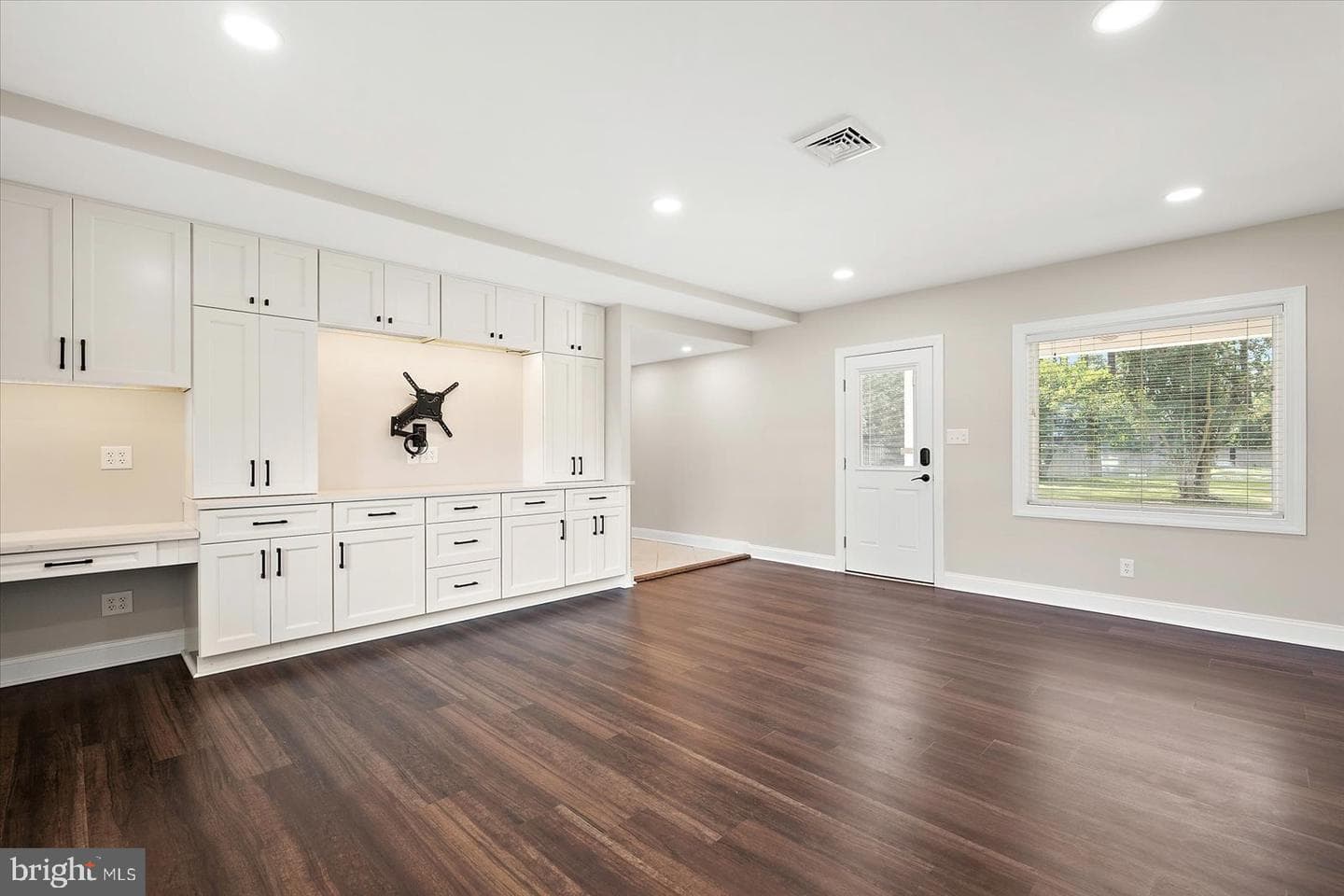 1105 Riverside Drive photo 24