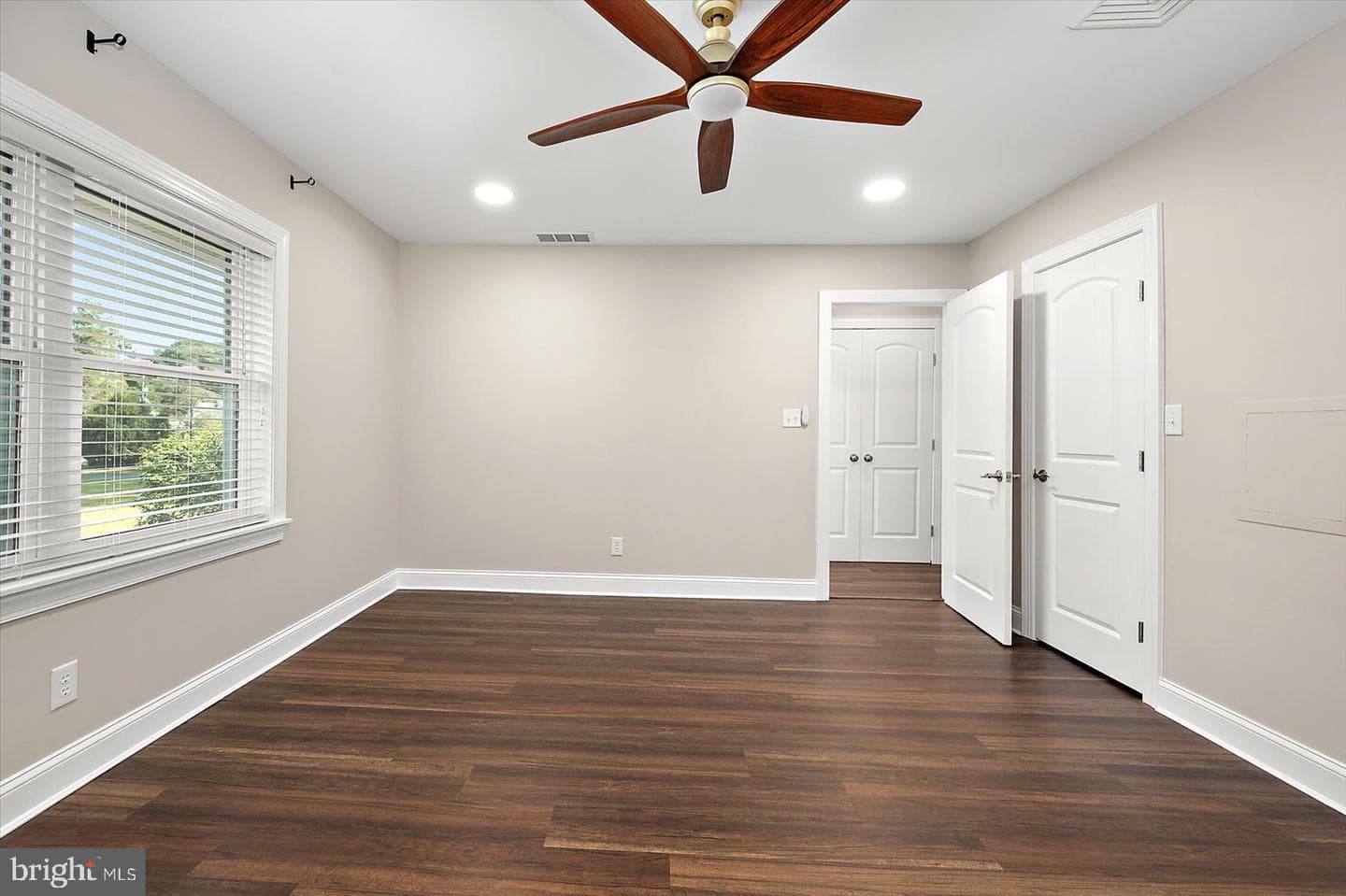 1105 Riverside Drive photo 38