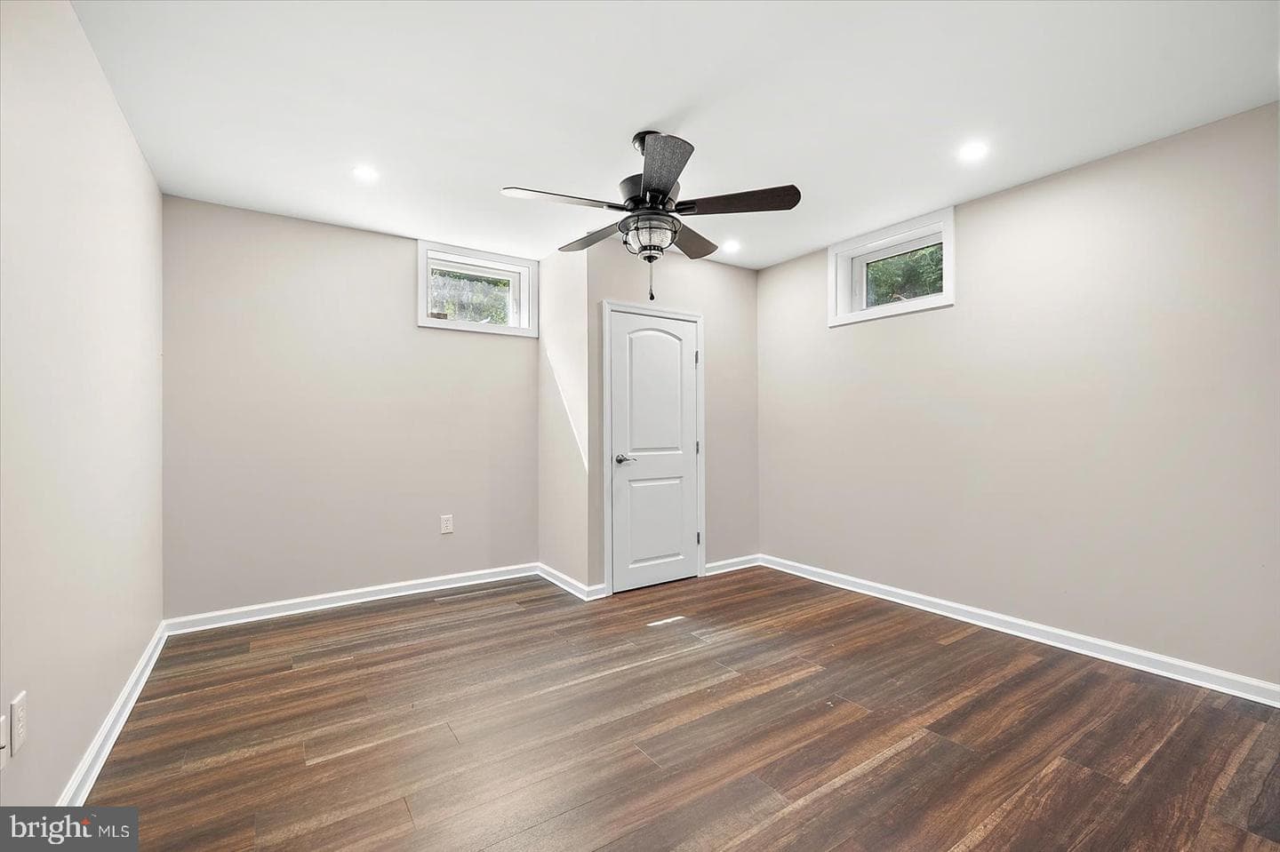 1105 Riverside Drive photo 55