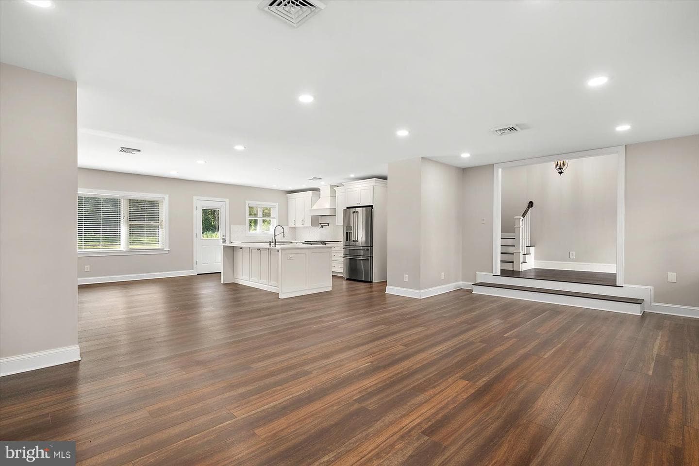 1105 Riverside Drive photo 8