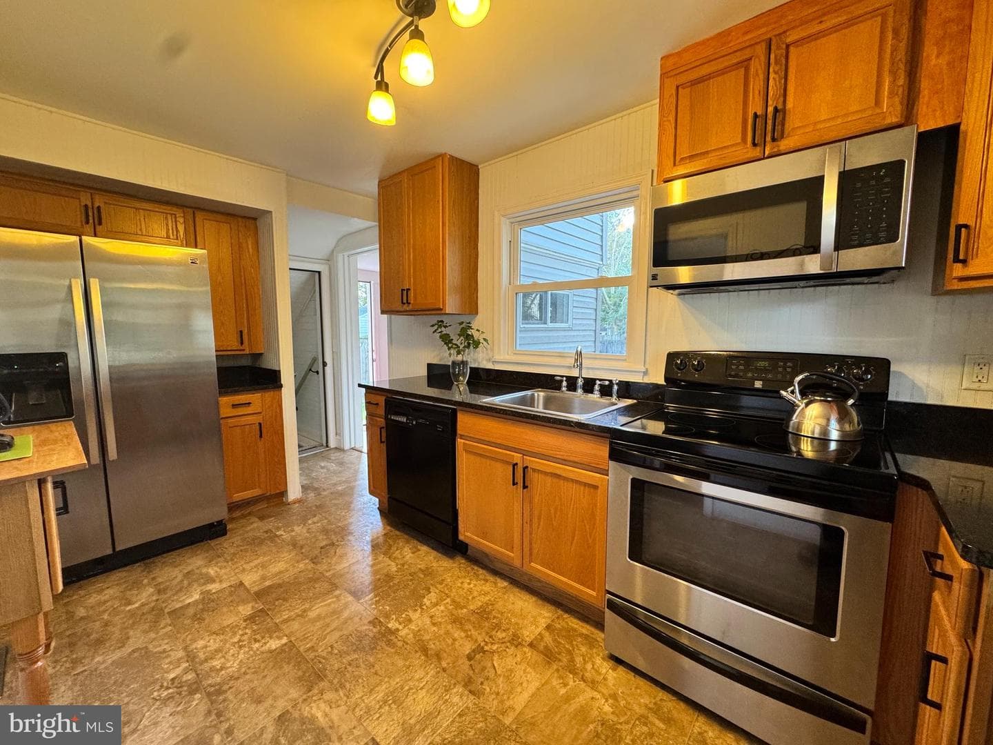 204 Holland Avenue photo 13