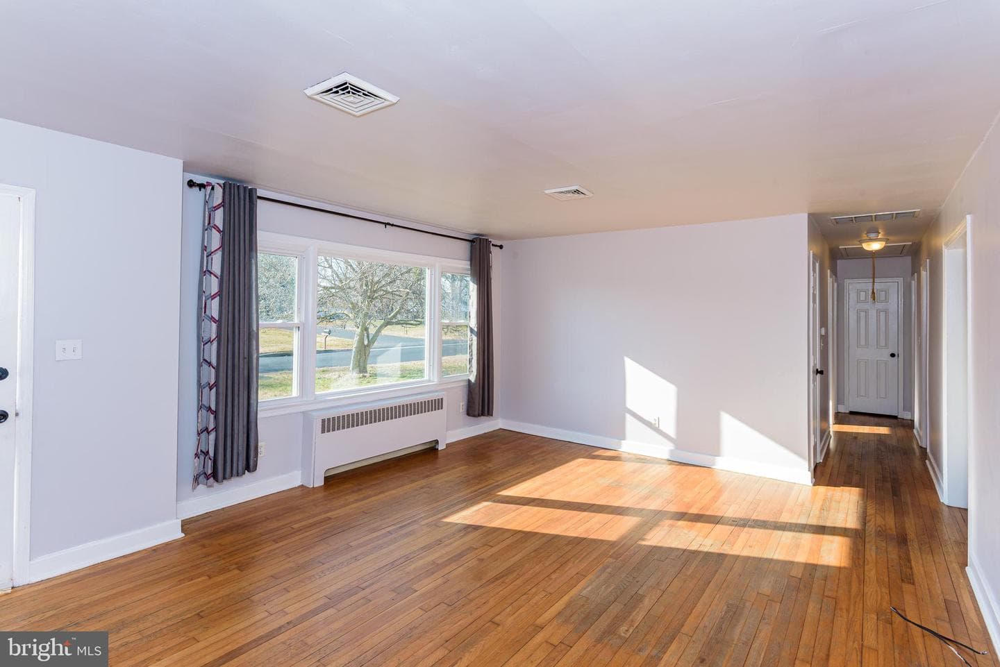 1209 Belmont Ave photo 3