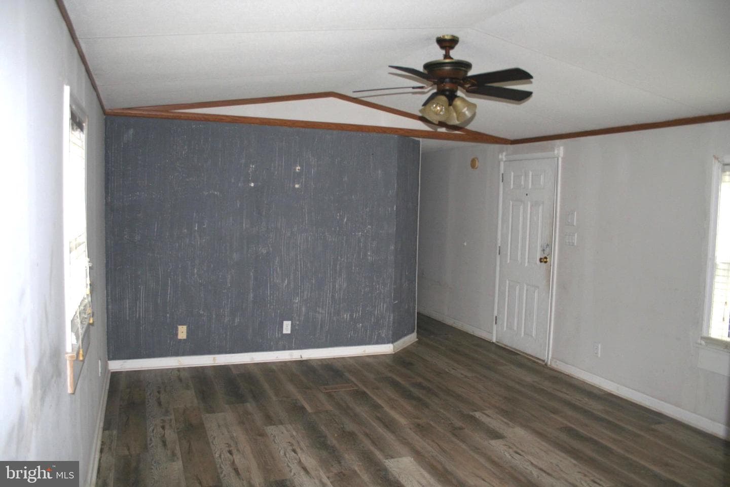5850 Brook Street photo 3