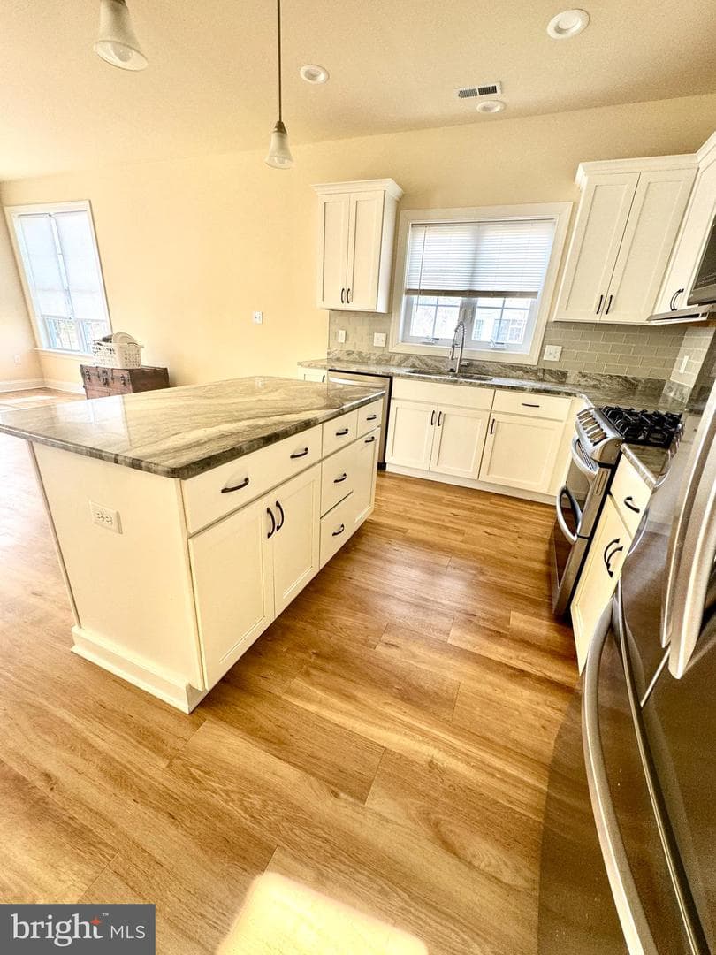 1148 Kestrel Way photo 8