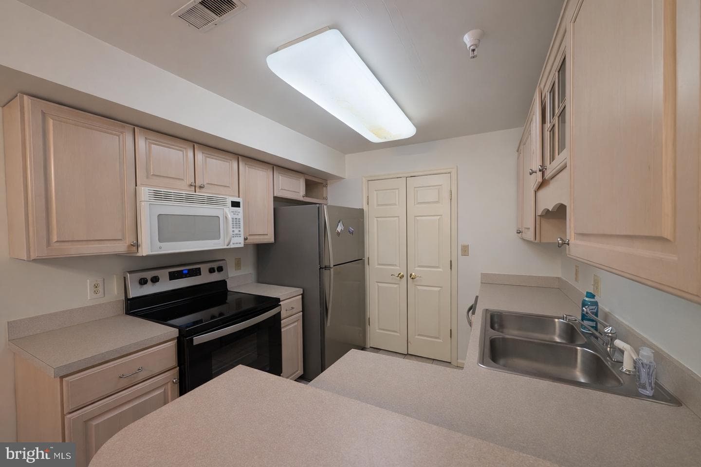 1101 S Schumaker Drive #102 photo 6