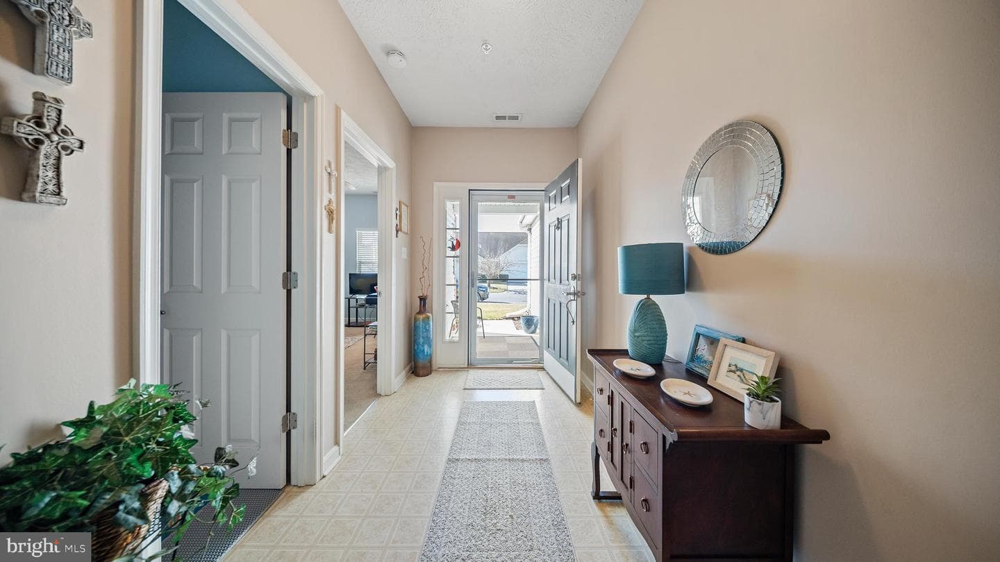 9555 Wedge Way photo 4