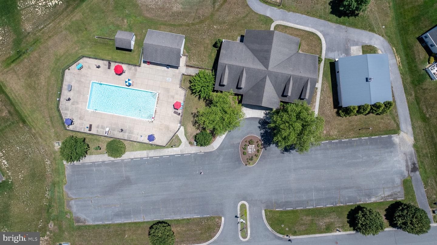 9016 Executive Club Dr photo 35