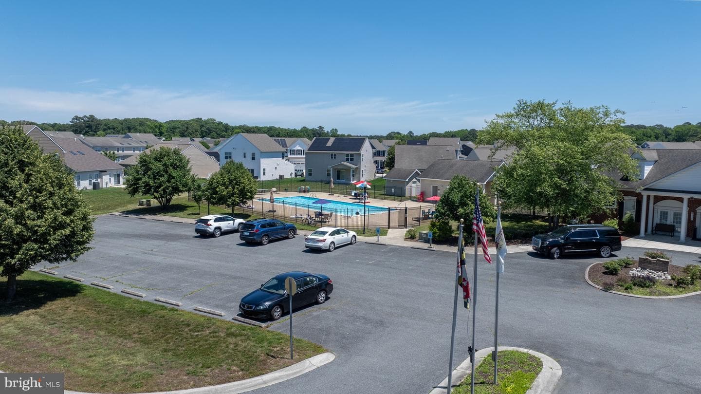 9016 Executive Club Dr photo 39