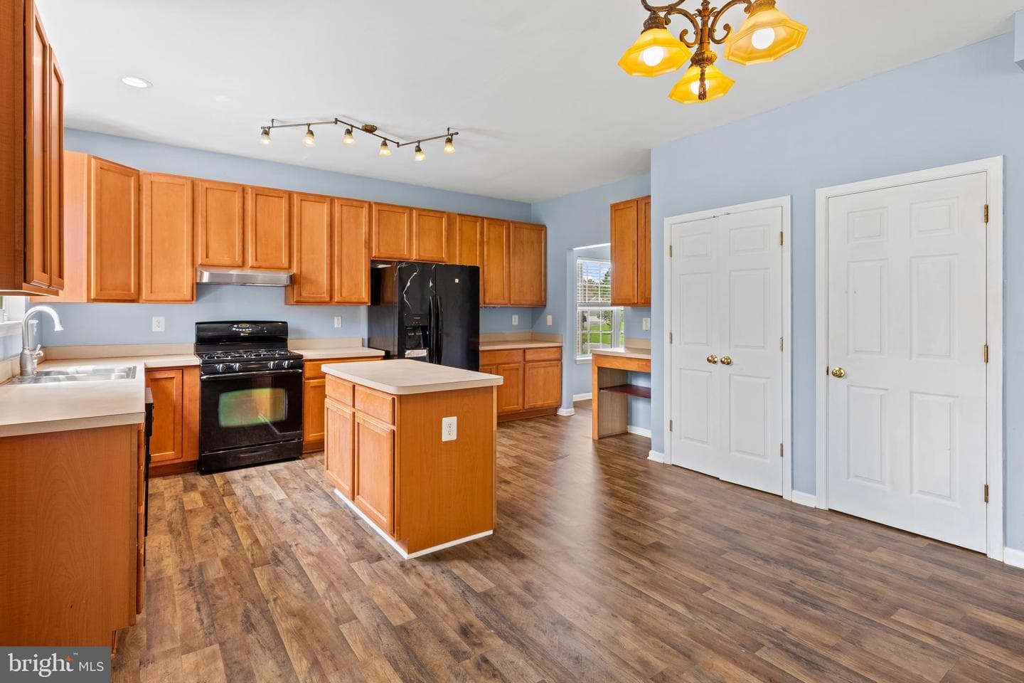 1518 Anchors Way photo 4