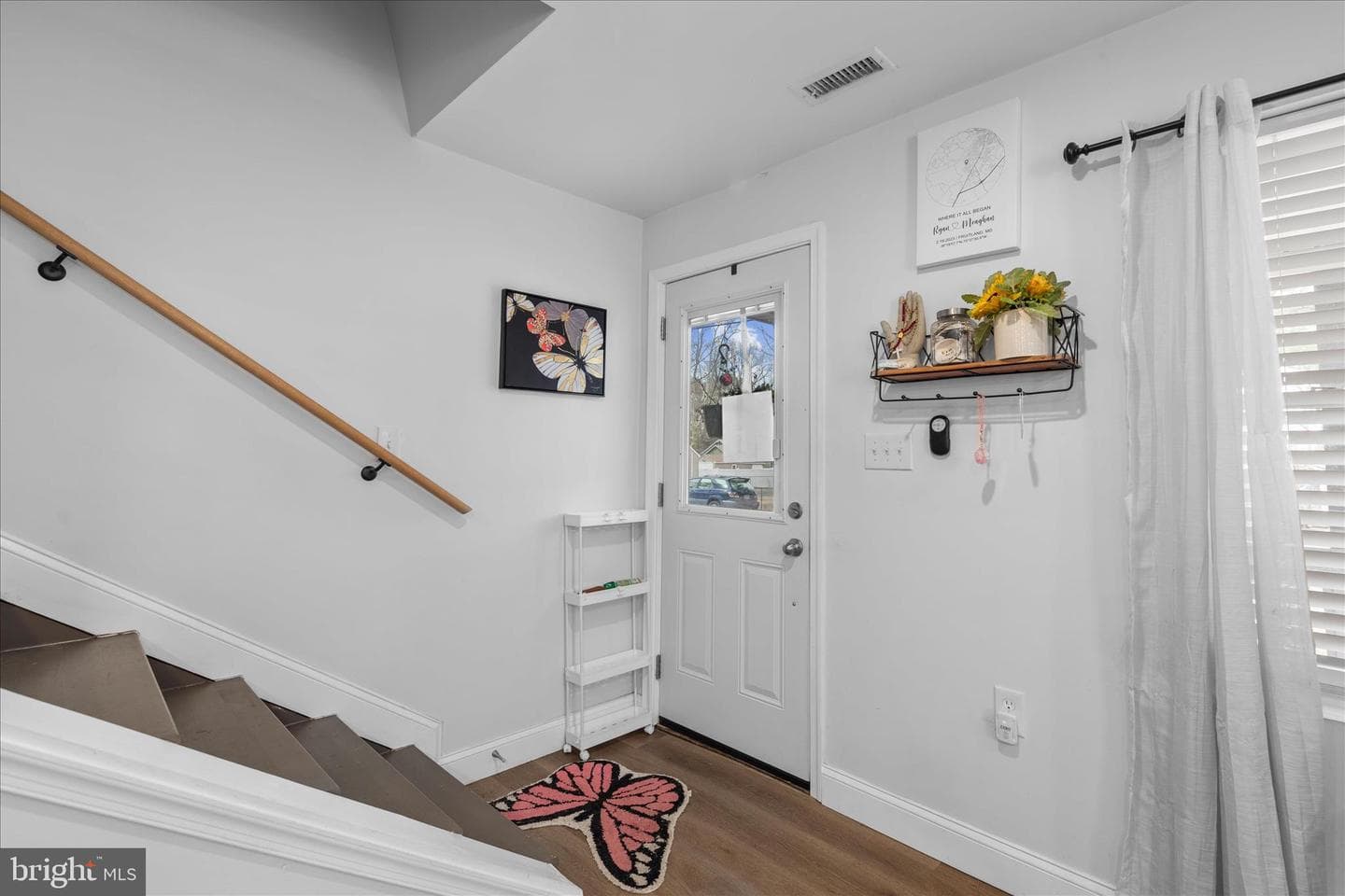 355 Carey Avenue photo 3