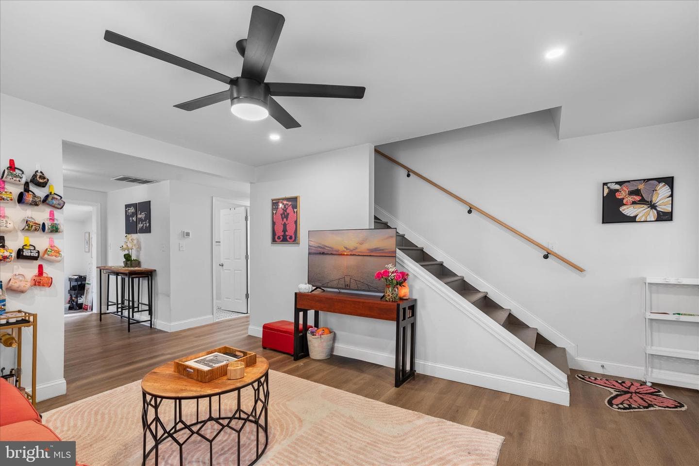 355 Carey Avenue photo 9