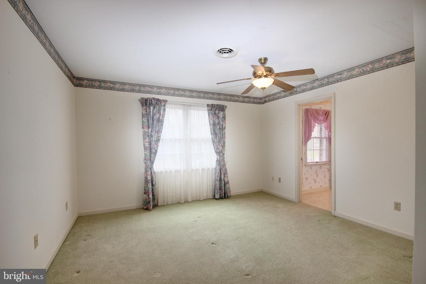 5423 Loch Ness Terrace photo 20