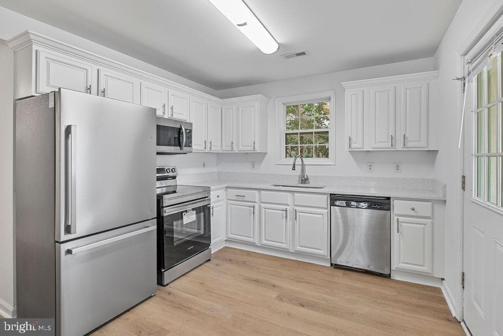 905 Hanover Street photo 14