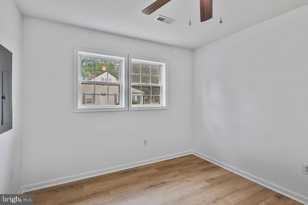 905 Hanover Street photo 15