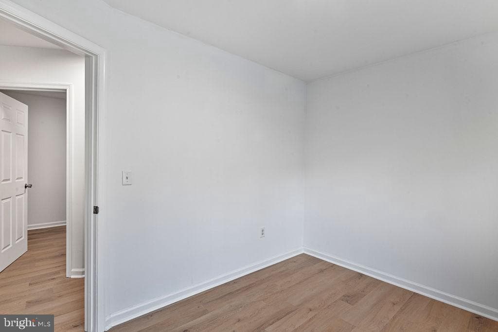 905 Hanover Street photo 24