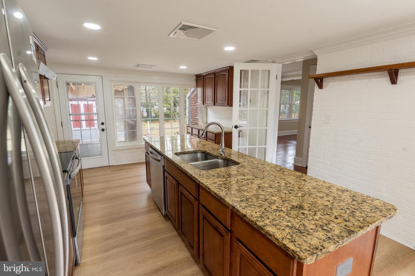 227 Pinehurst Avenue photo 16