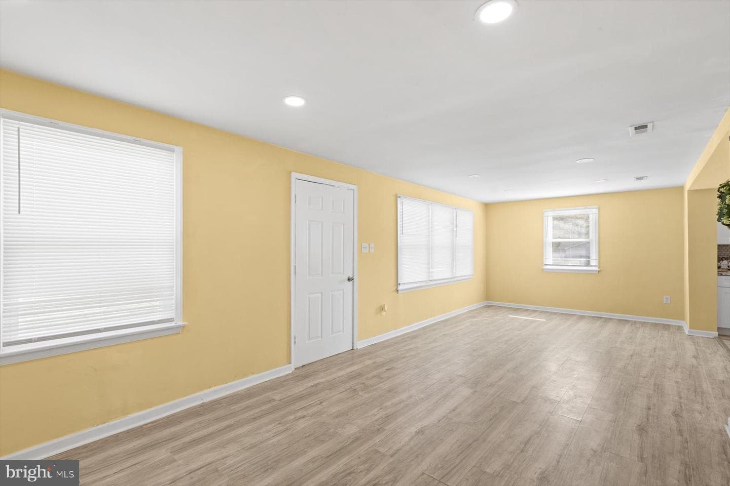 8100 Jersey Road photo 5