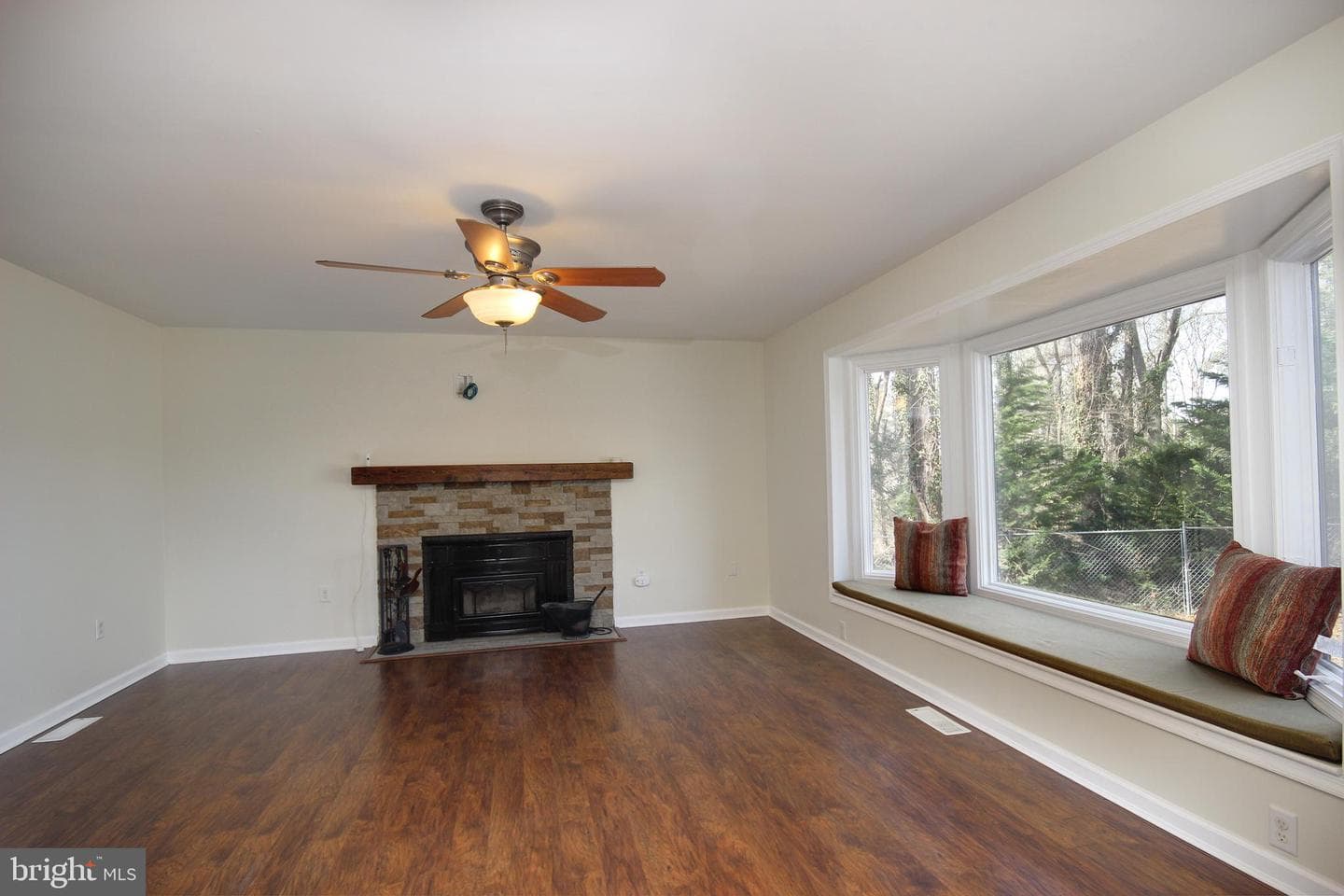 1902 Kipling Drive photo 4