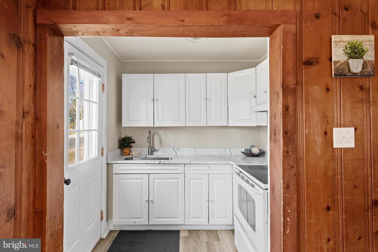705 Roger Street photo 10