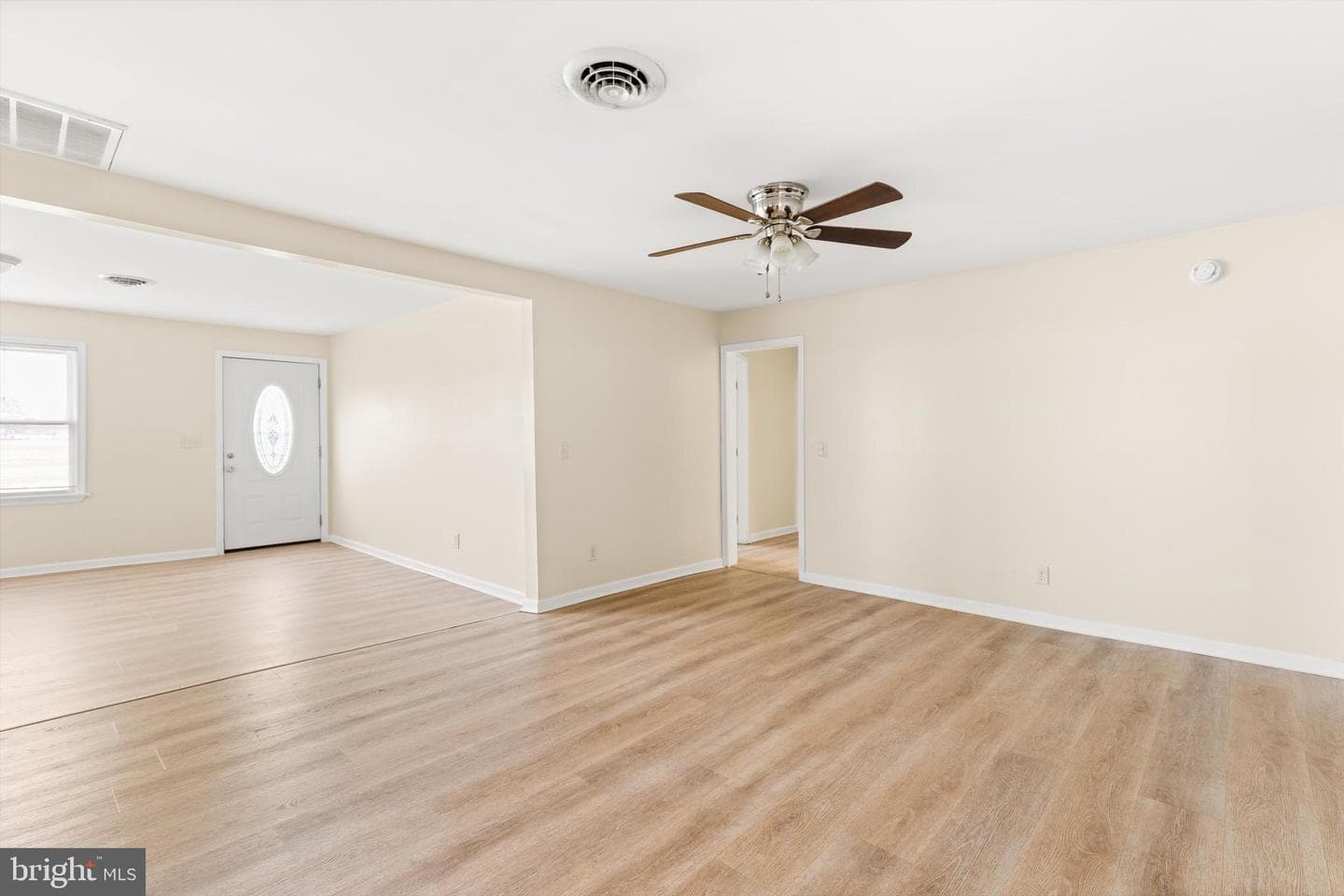 308 E Cedar Lane photo 16