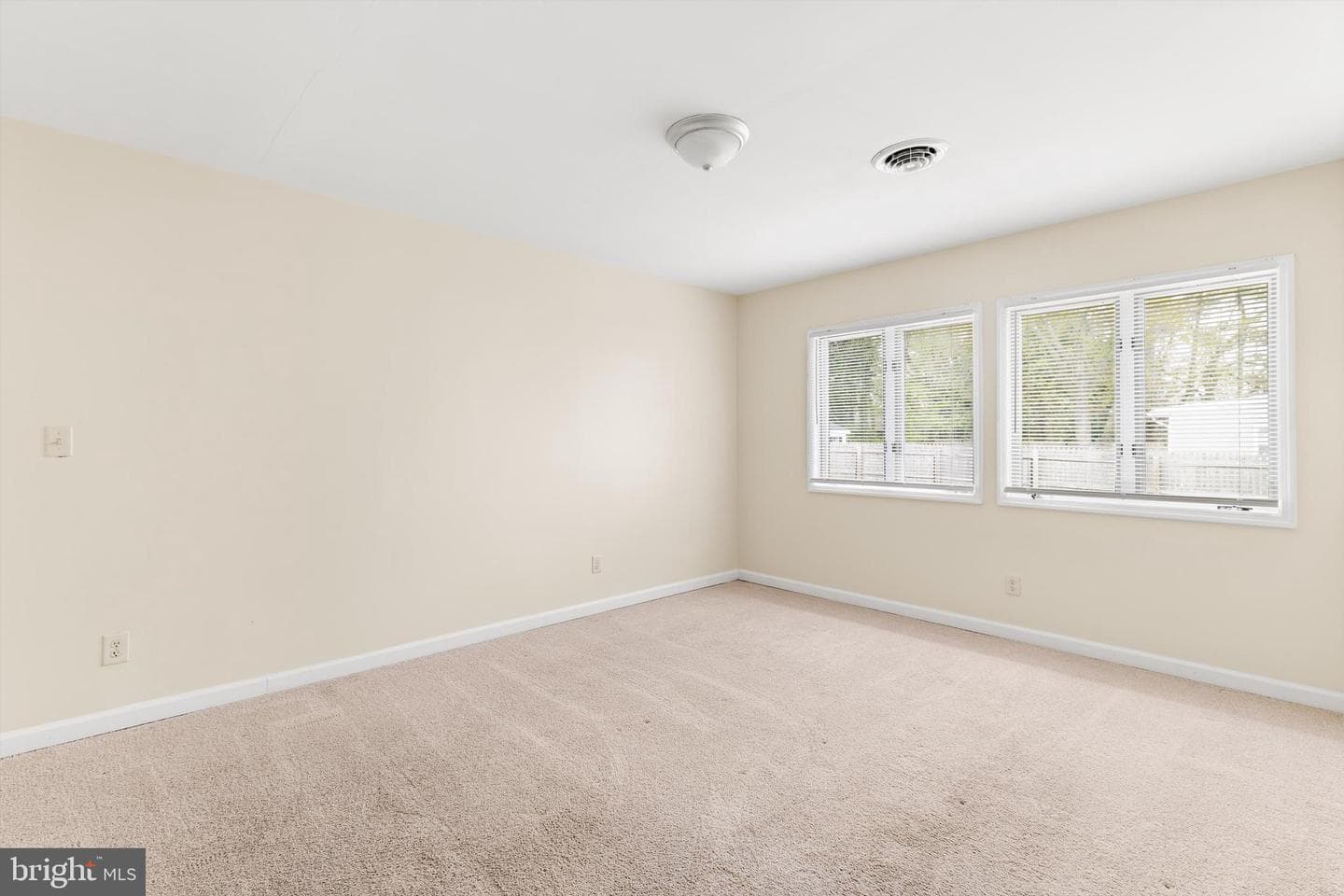 308 E Cedar Lane photo 20