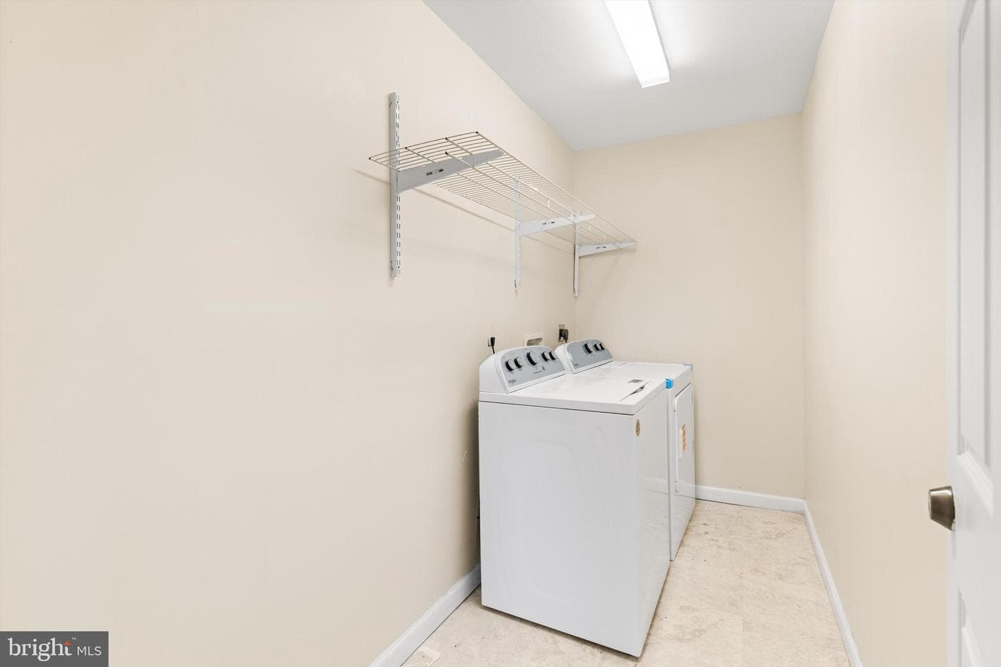 308 E Cedar Lane photo 22