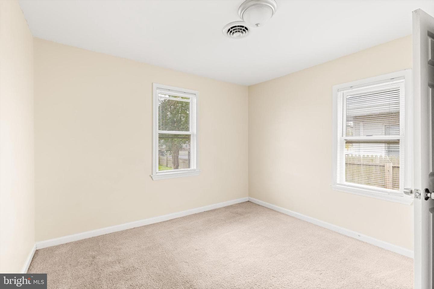 308 E Cedar Lane photo 28