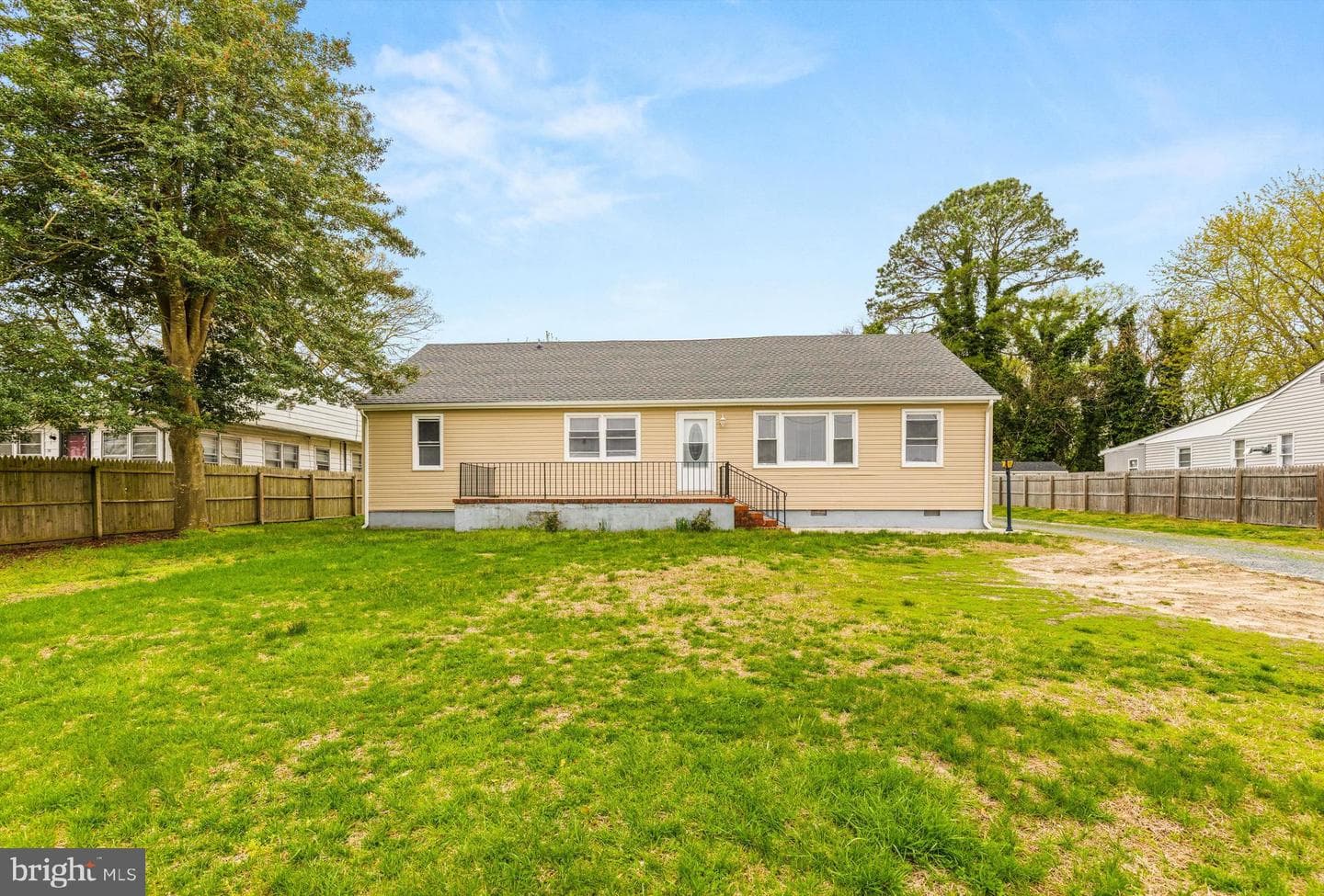 308 E Cedar Lane photo 3