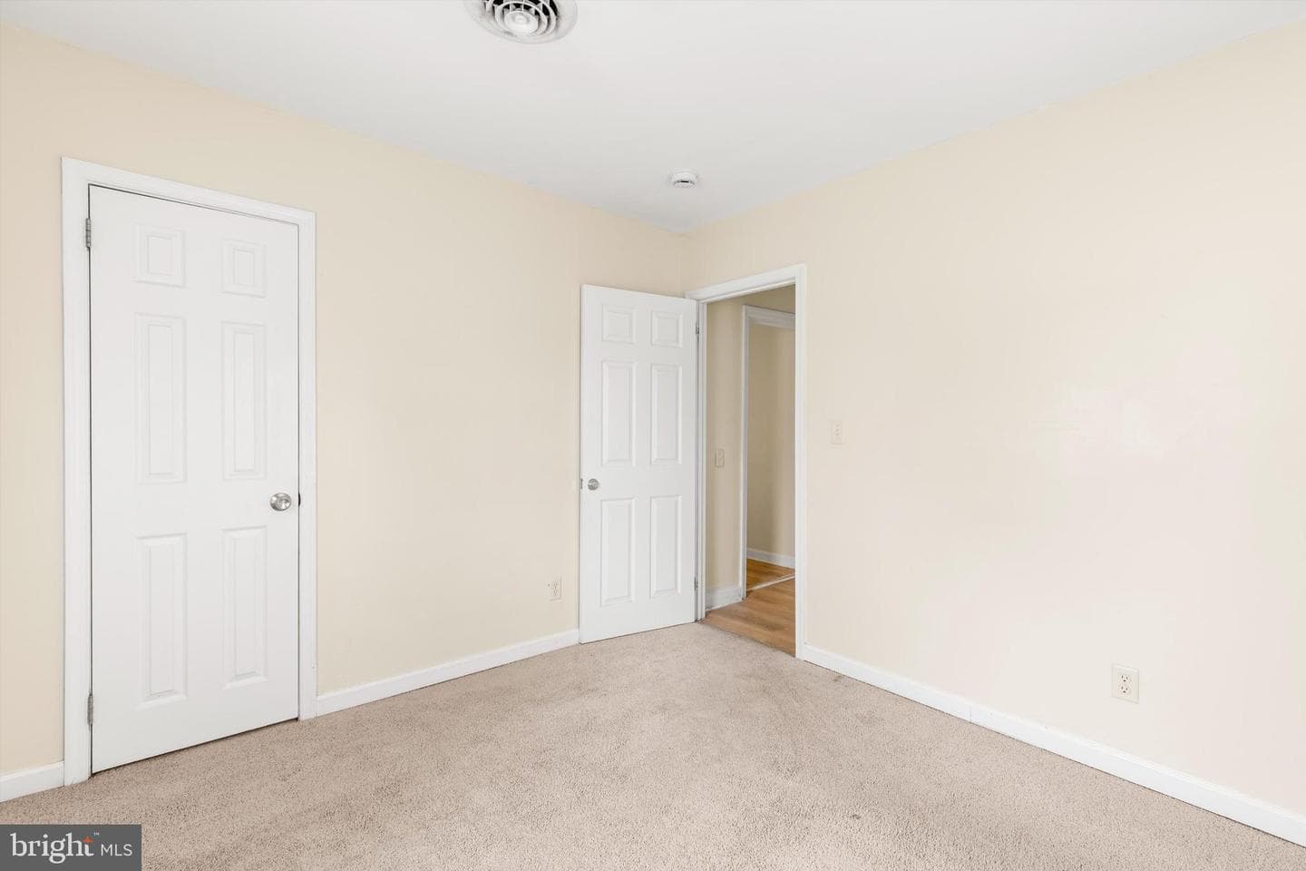308 E Cedar Lane photo 31