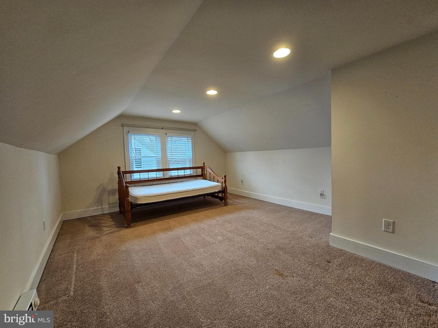 312 S Haven Avenue photo 14