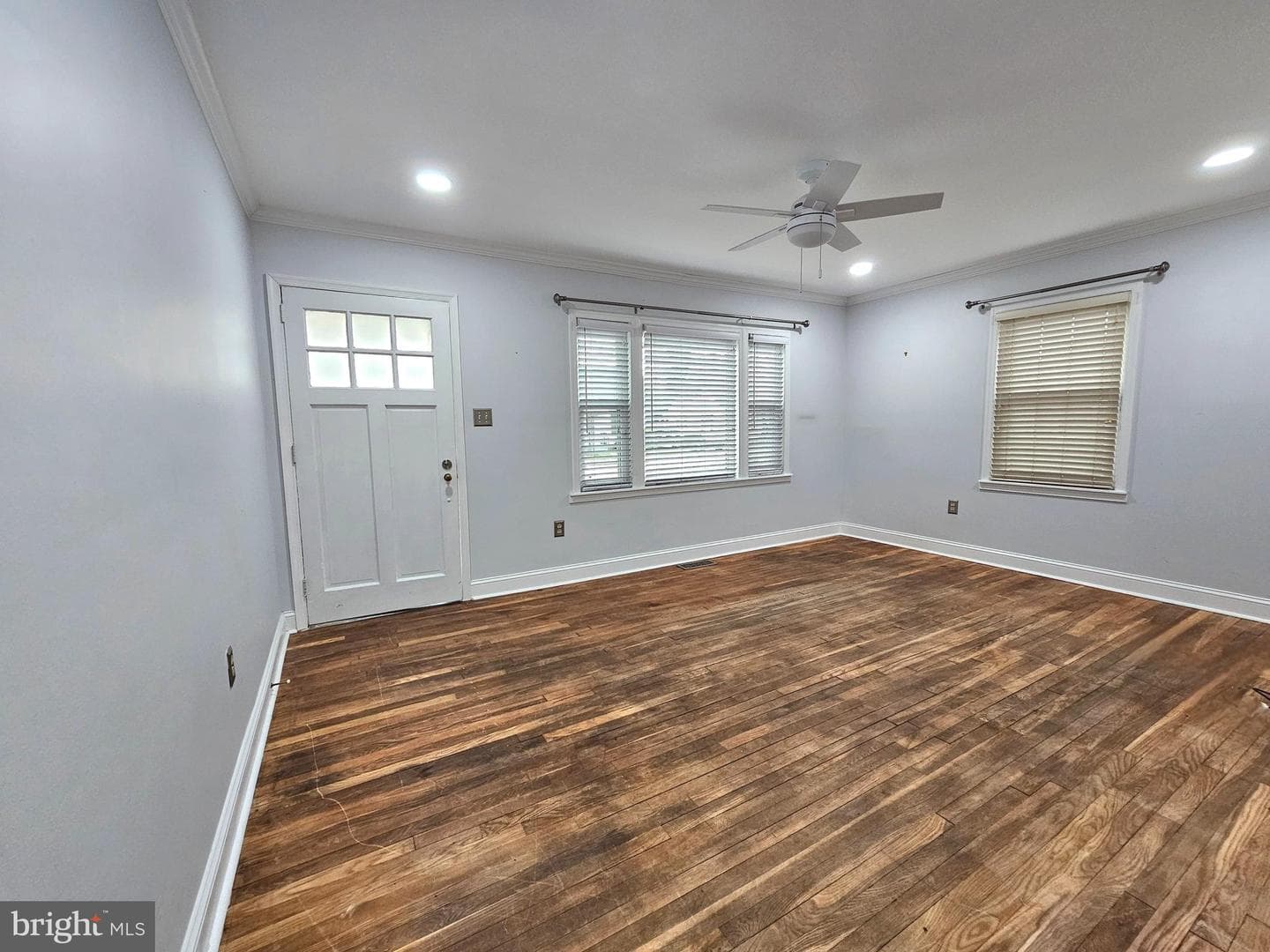 312 S Haven Avenue photo 2