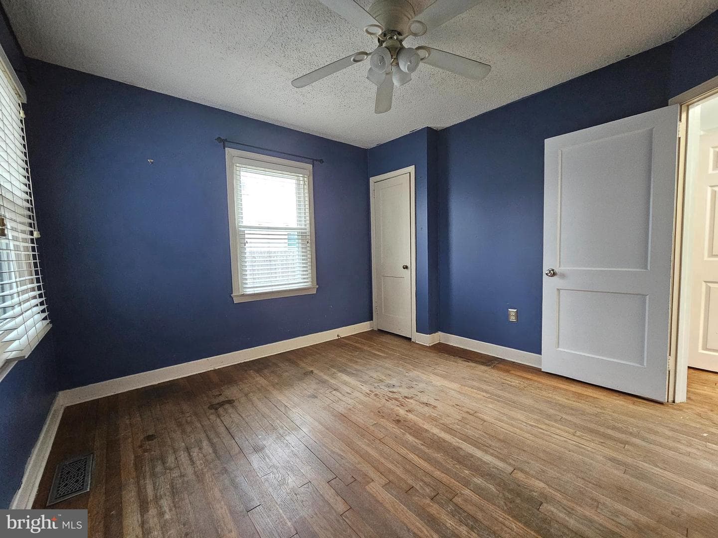 312 S Haven Avenue photo 9