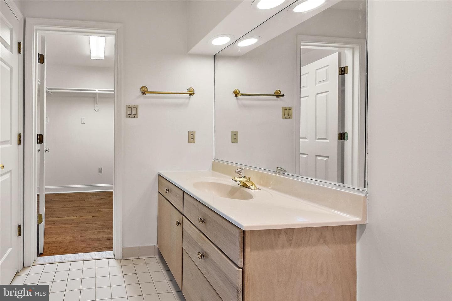 611 N Park Drive photo 10