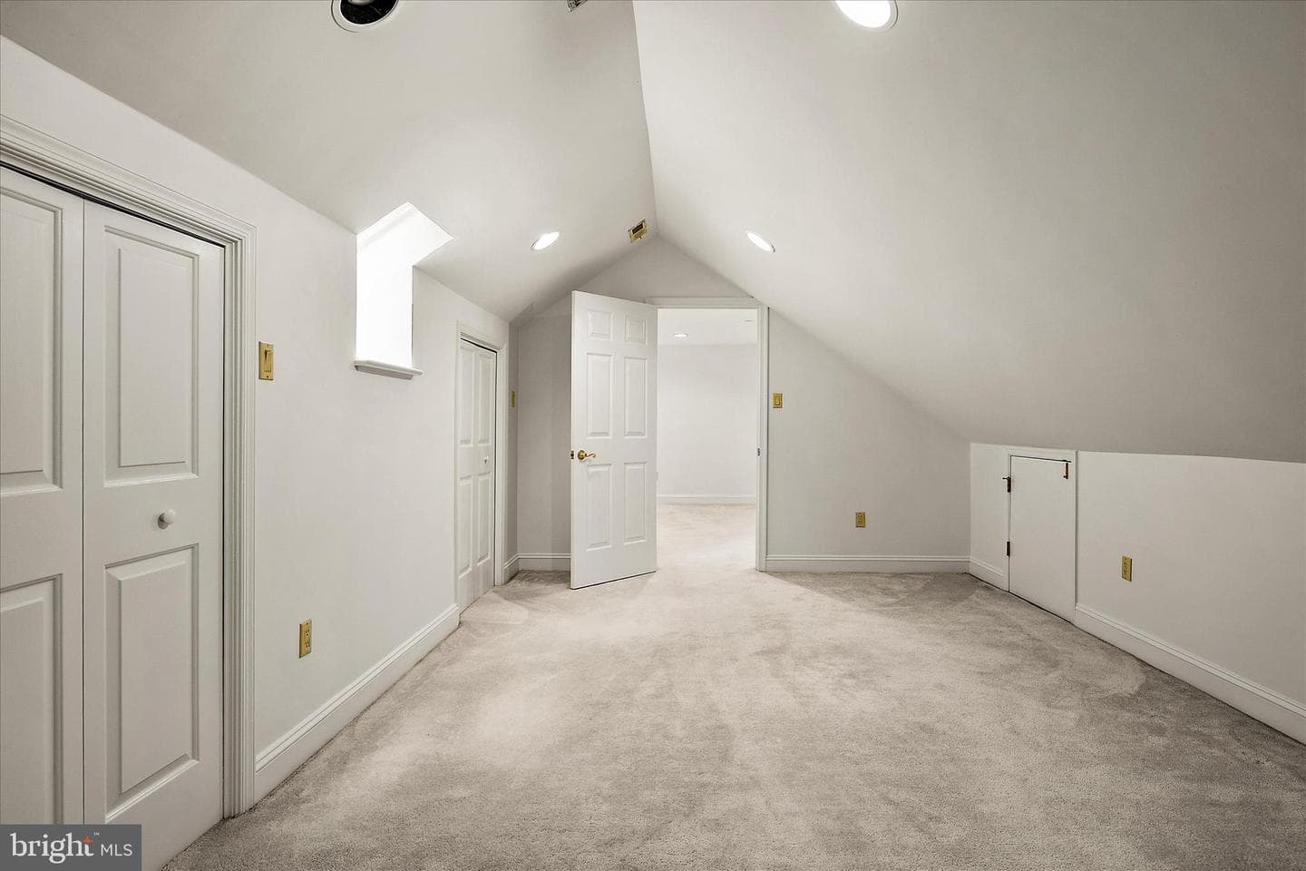 611 N Park Drive photo 48