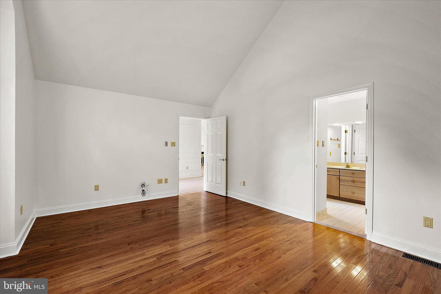 611 N Park Drive photo 7